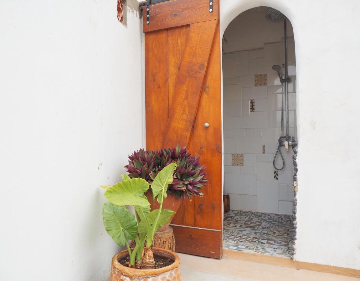 Teepee Barranco Hotel Тиндая Екстериор снимка